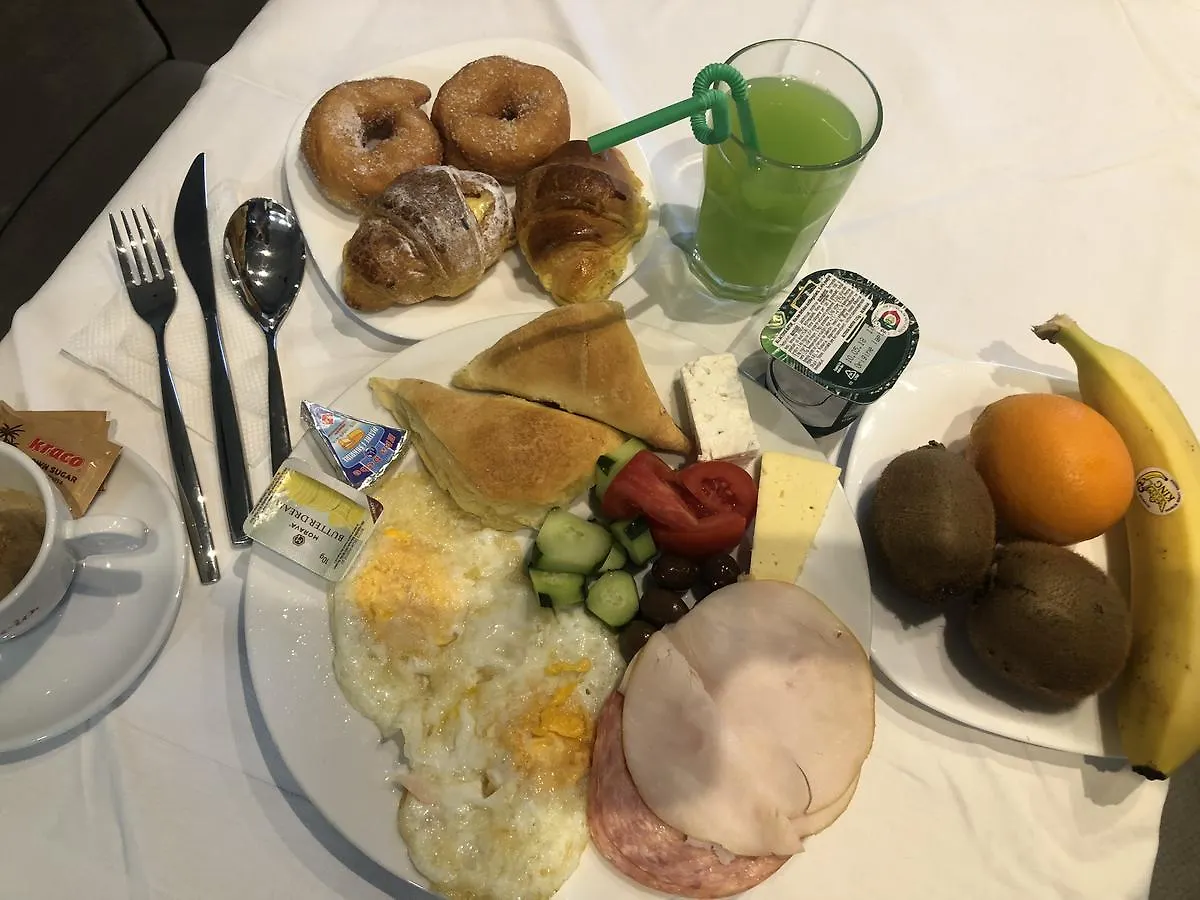 Soleo Hotel Tirana 3*,